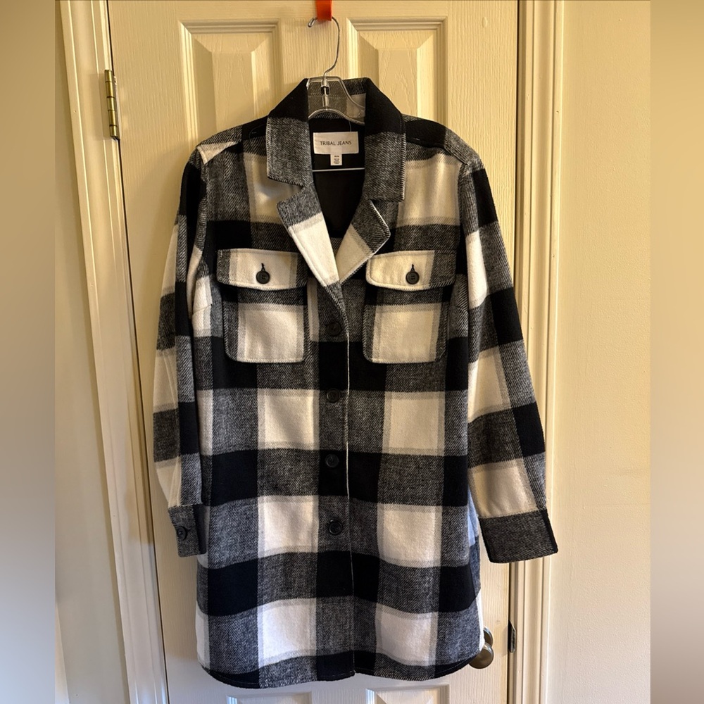 Tribal Jeans Women’s Medium  Black & White Shacket 2 Side Pockets